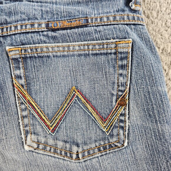 Wrangler Jeans Womens 6 Blue Cash No Gap Waistband Distressed Bootcut Western - Picture 1 of 16
